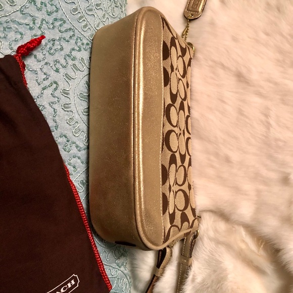 NWOT Y2K Coach Small shoulder bag Handbag/Wristlet Gold - Picture 9 of 15